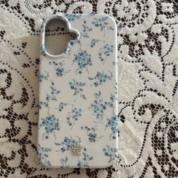 Velvet caviar iPhone 16 Floral MagSafe case - Picture 1 of 4